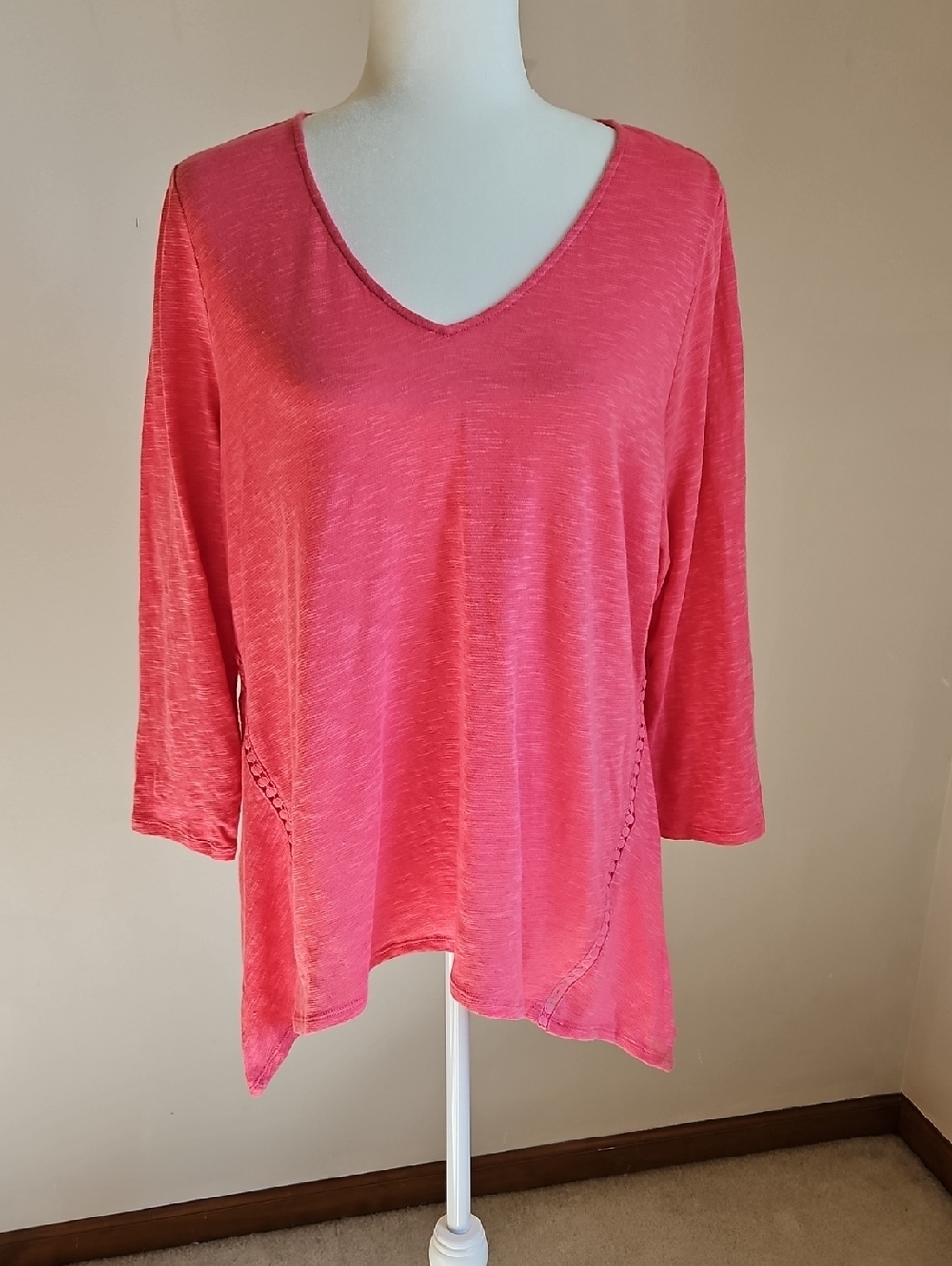 J Jill Linen Cotton Slub Knit Top Rose Asymmetric Hem Inset Embroidery LG